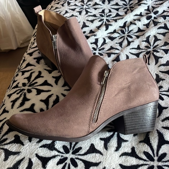 American Eagle sexy Ankle Booties - Picture 5 of 5